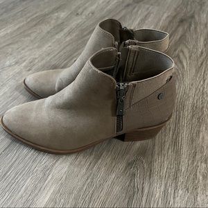 Ankle boots